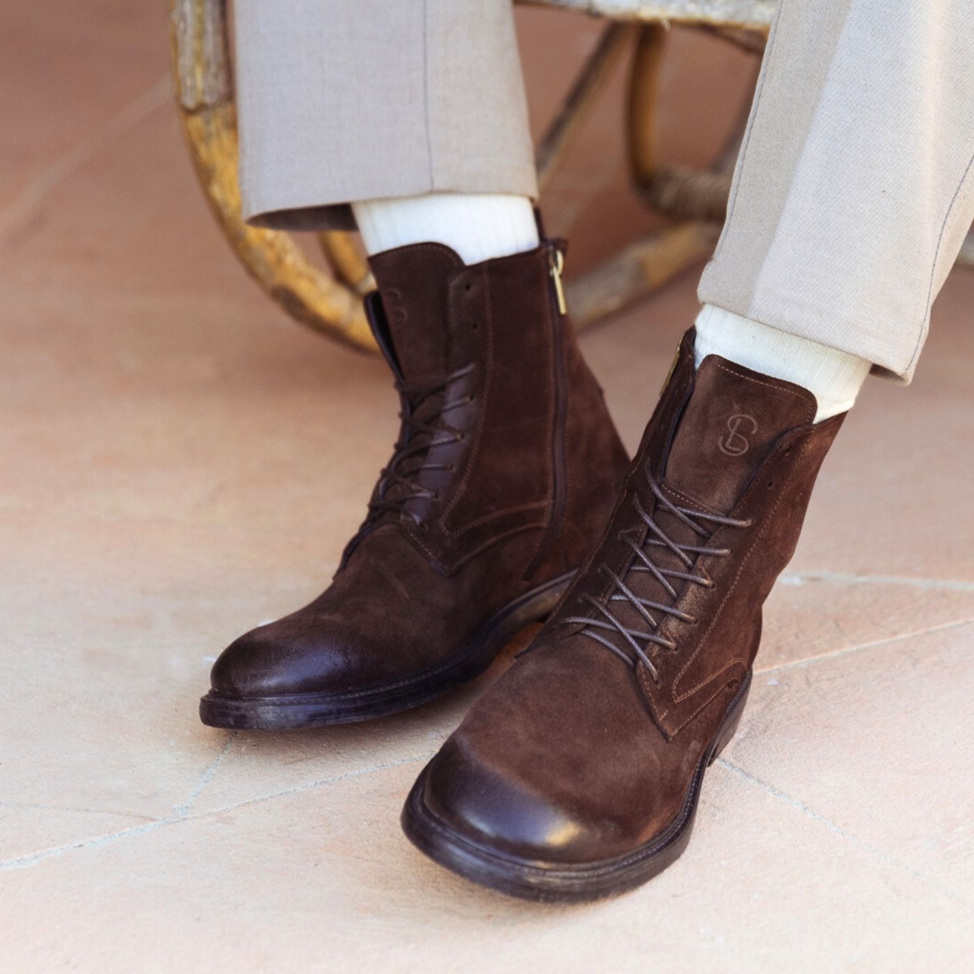 Men's ankle boots in genuine suede leather with a vintage effect