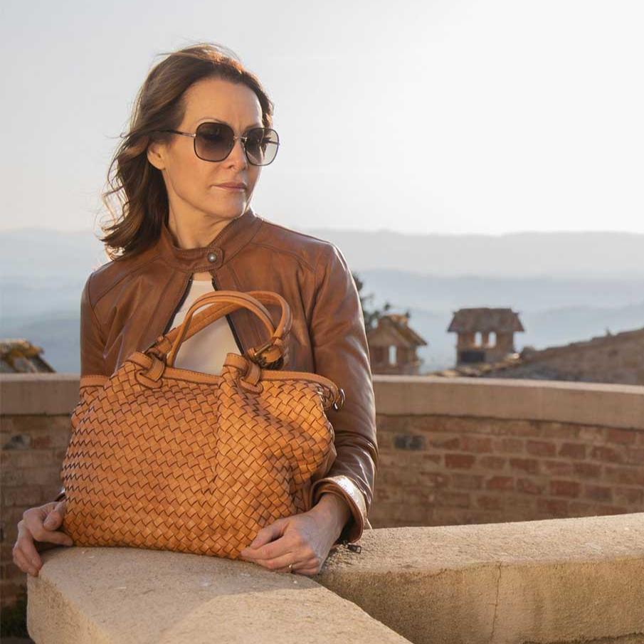 Petrarca women's bag handmade in woven leather