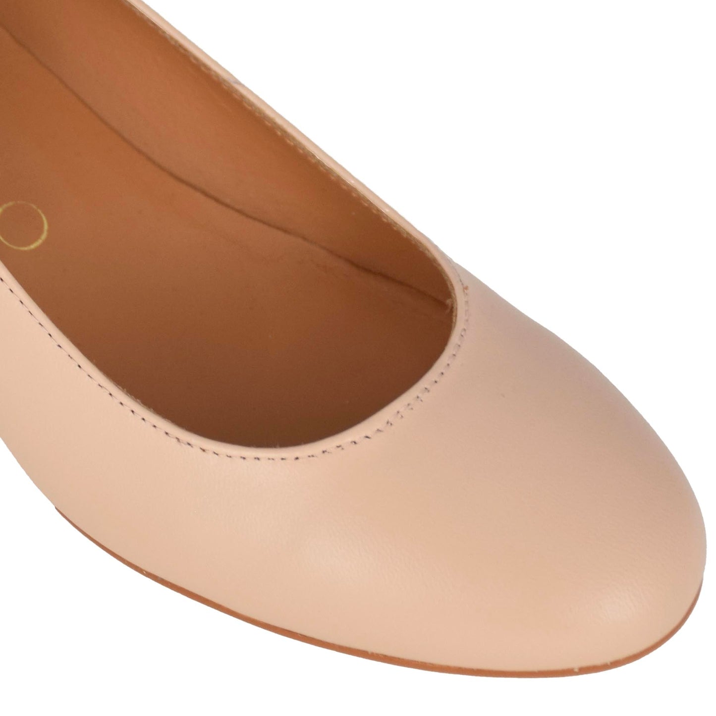 Classic women's décolleté in smooth leather