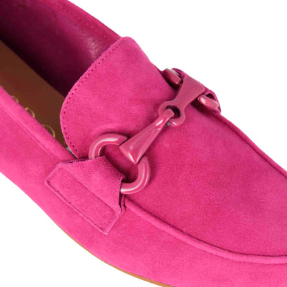 Mocassino da donna in pelle scamosciata con morsetto tono su tono