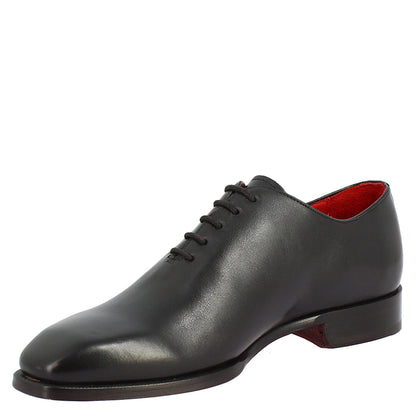 Elegant men's shoes wholecut handmade in leather