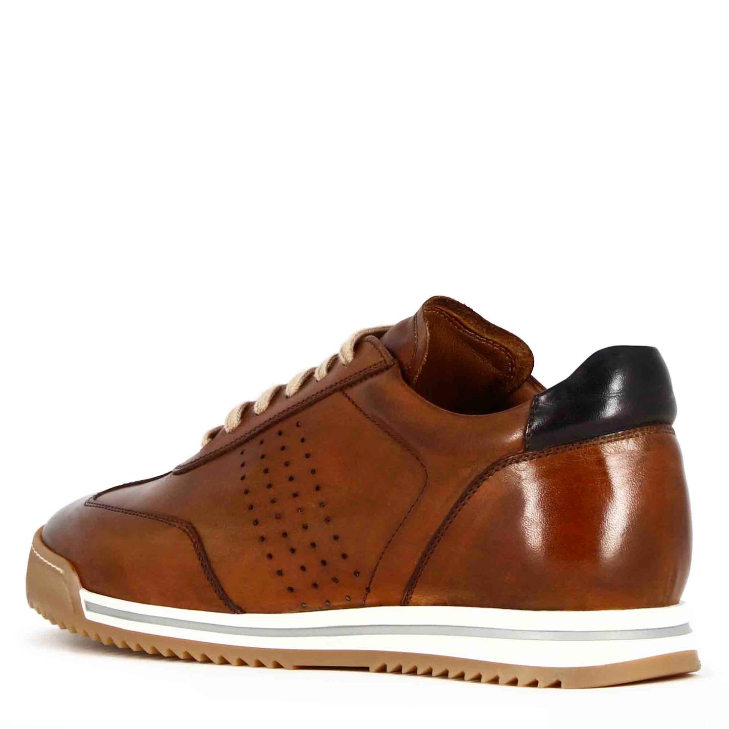 Elegant men's leather sneaker