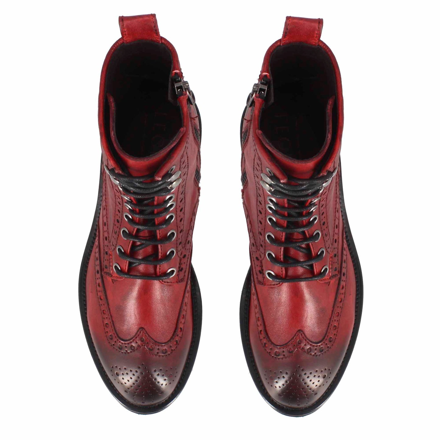 Women's leather ankle boot with brogue details