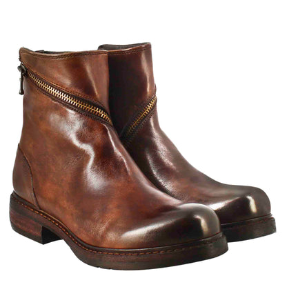 Women's ankle boot in washed leather with vintage effect and diagonal zip