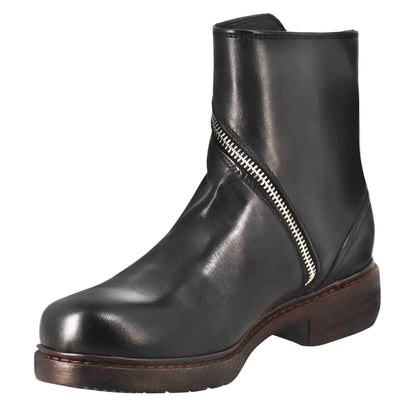 Women's ankle boot in washed leather with vintage effect and diagonal zip