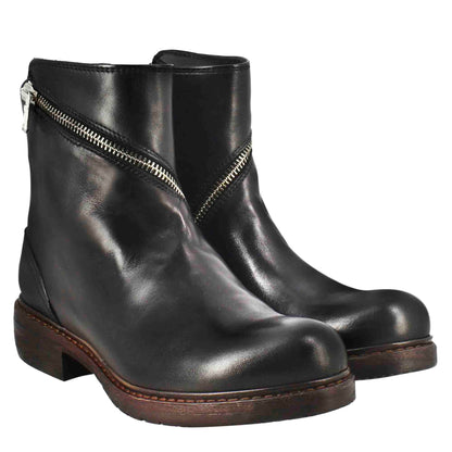 Women's ankle boot in washed leather with vintage effect and diagonal zip