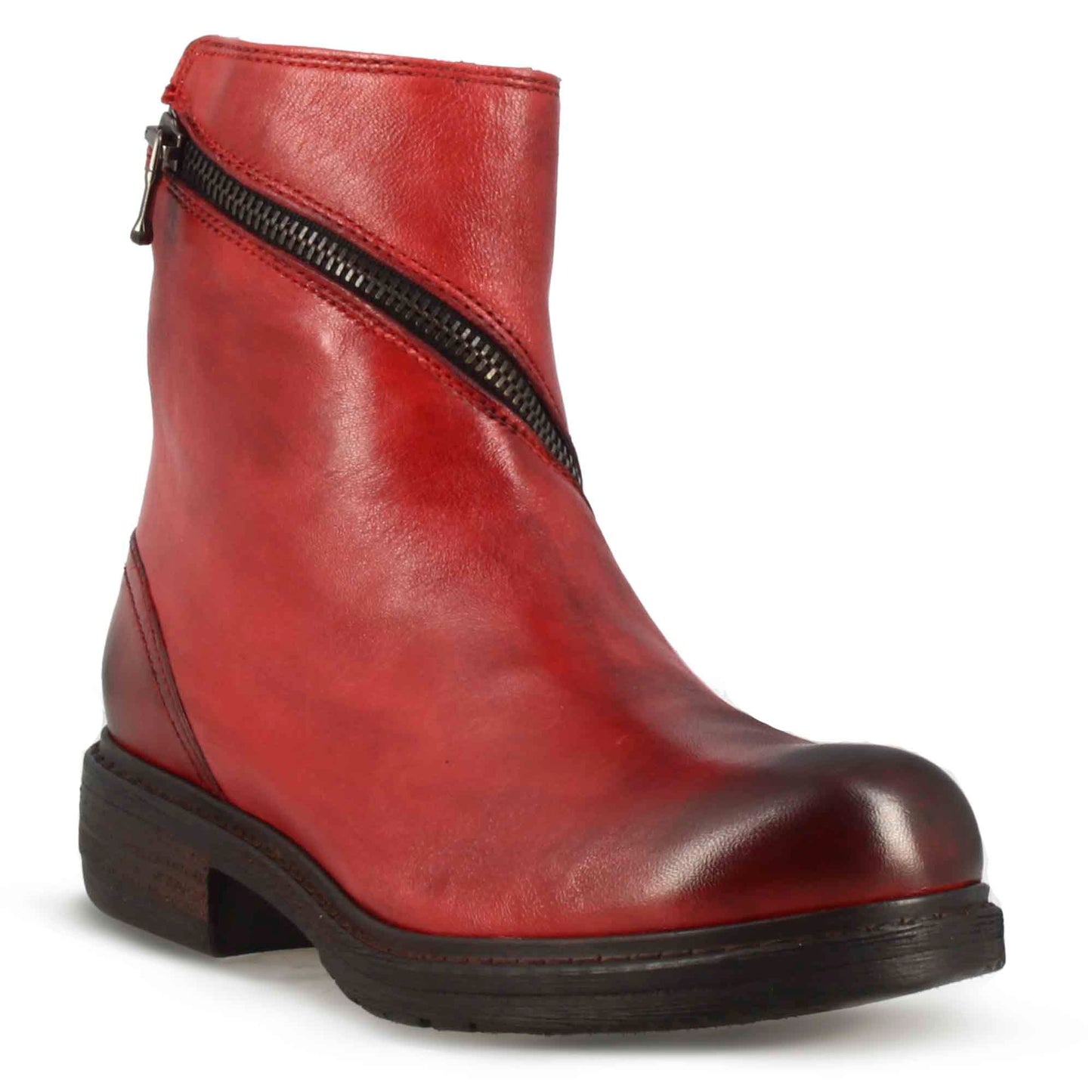Women's ankle boot in washed leather with vintage effect and diagonal zip