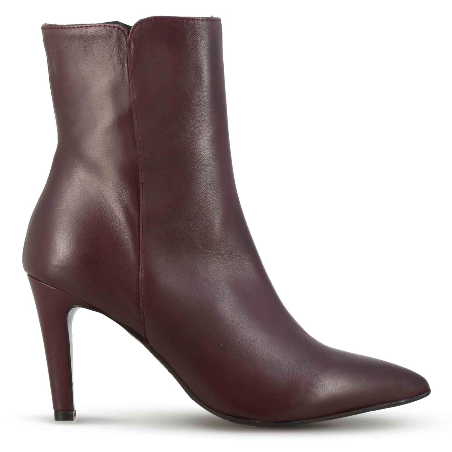 Elegant women's pointed leather ankle boot